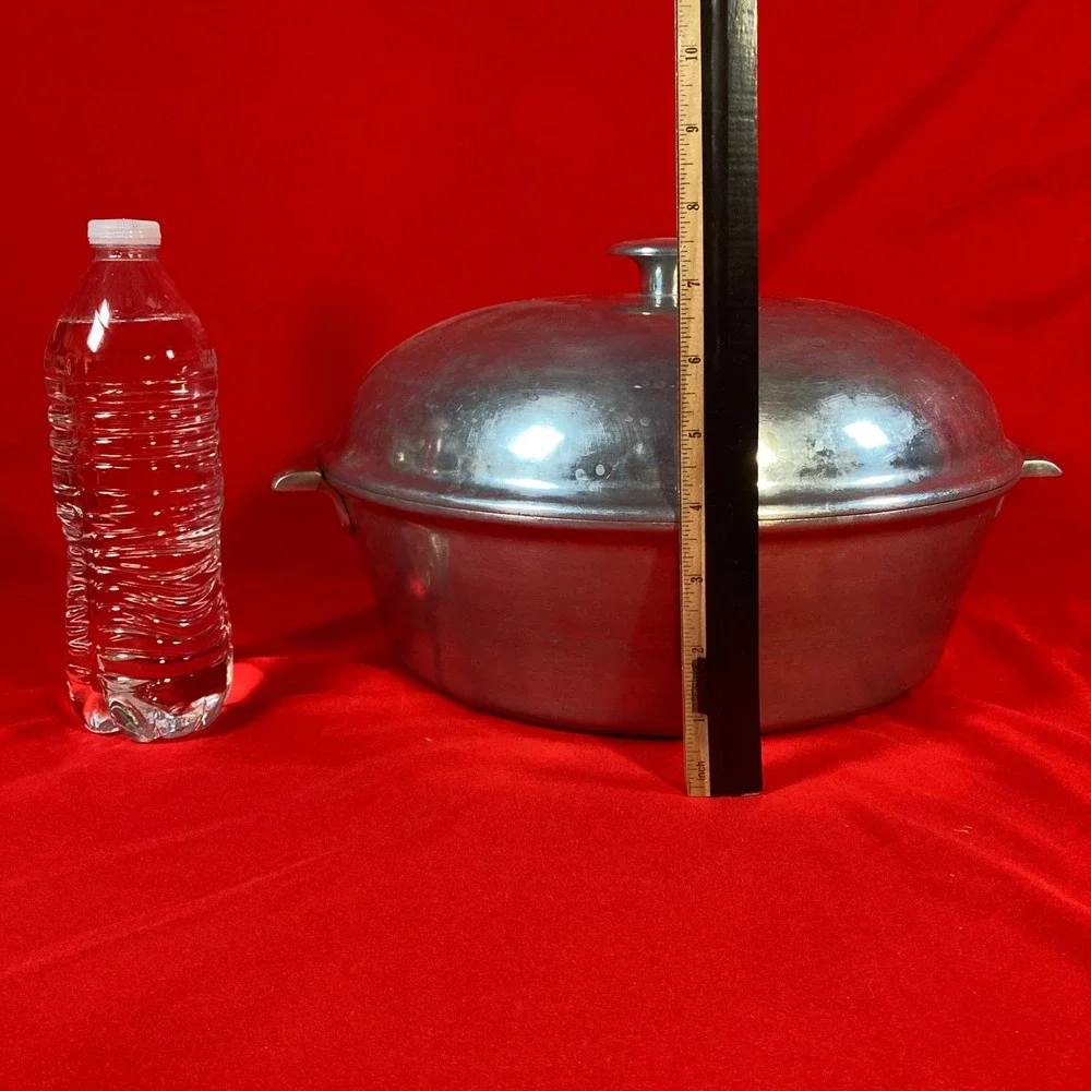 Dutch Oven 12in Silver / 5 Quart / Cast Aluminum Roaster w/ Lid